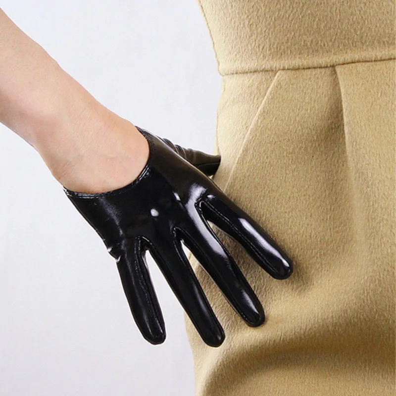Women's short PU leather gloves - Patent Leather Black