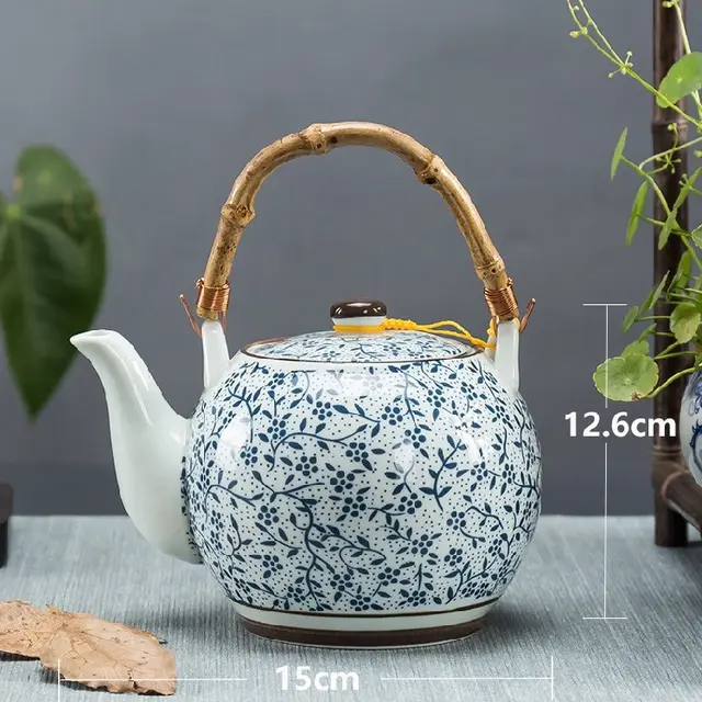 Ceramic teapot for restaurant hotel - White