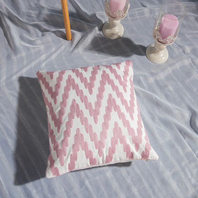 Geometric cotton embroidered pillowcase - Ripple