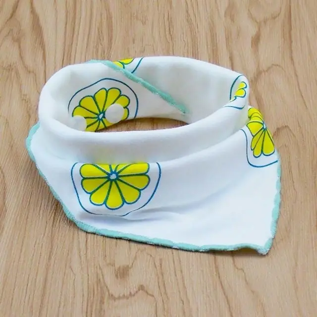 Cat and dog triangle scarf White - Shop at LoveMi
