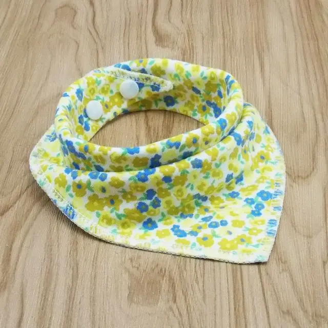 Cat and dog triangle scarf Yellow A - Shop at LoveMi