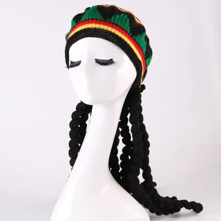 A Braided Straw Hat And Wig Beret - Green
