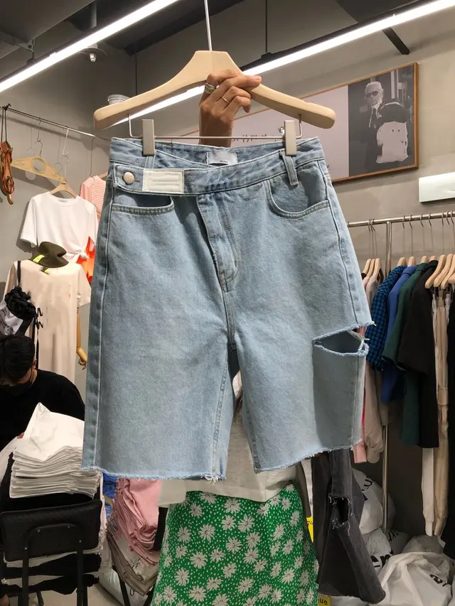 Personalized All match Label Buttoned Hole Straight Denim Shorts Blue - Shop at LoveMi