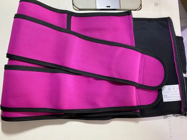 The Sports Tuck Belts Can Be Adjusted With Three Rows Of Buckle Belts - Shop at LoveMi