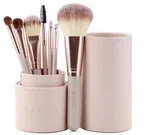 7 Beige Sticks + Brush Bucket