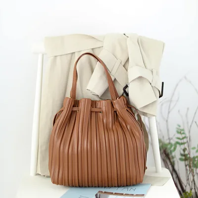 Korean Retro Pleated Handbag Net Red Simple Casual Red - Shop at LoveMi