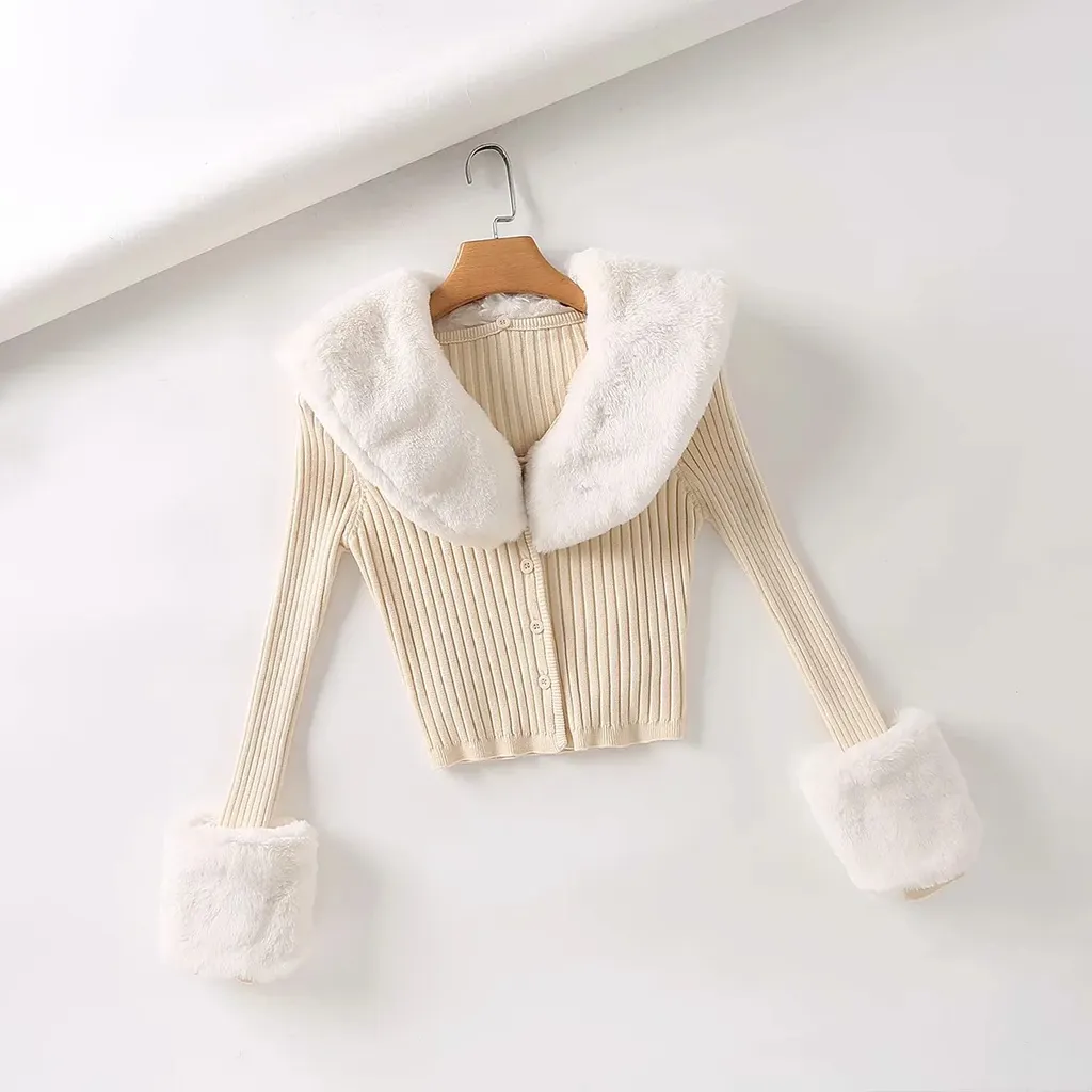 Fashionable Detachable Fur Collar Single-Breasted Short Knit Top - Beige