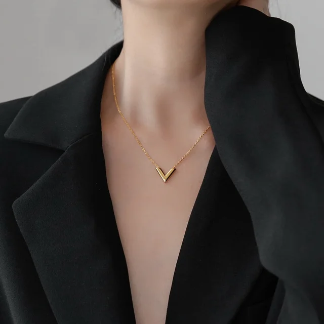 Retro Personality Letter Clavicle Chain Niche Design Ins Tide Necklace Pendant Rose Gold - Shop at LoveMi
