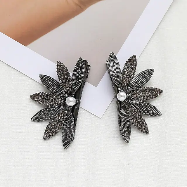 Personality Leaf Hairpin Fashion Temperament Side Clip Hairpin Black And White Diamonds1Pair - Shop at LoveMi