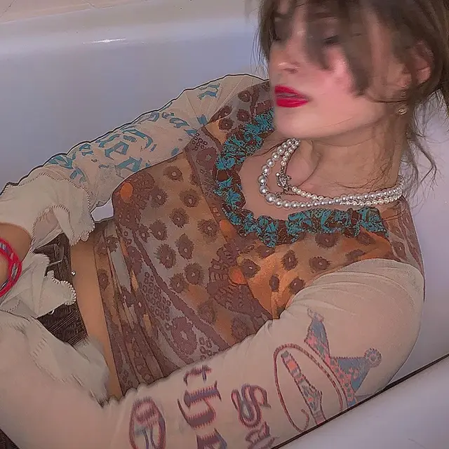 Contrasting Sexy Crop Top T Shirt Khaki - Shop at LoveMi