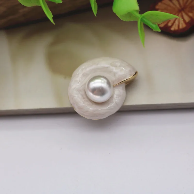 Refined Drip Glaze Pearl Small Fragrant Snail Snail Women's Brooch Pin Brooch Mixed Batch - Golden White