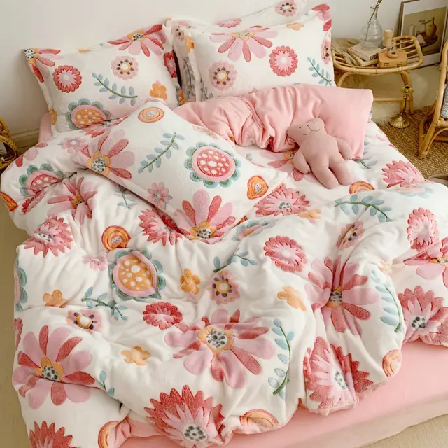 Four Piece Princess Heart Snowflake Velvet Coral Velvet Bed Sheet Duvet Cover - Shop at LoveMi