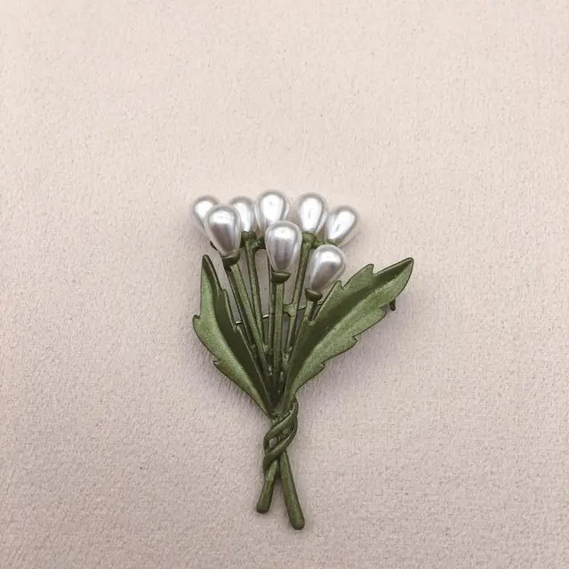 Avocado Green Art Small Fresh Pearl Leaf Brooch 3 Style - Shop at LoveMi