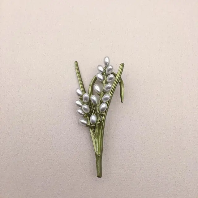 Avocado Green Art Small Fresh Pearl Leaf Brooch 6 Style - Shop at LoveMi