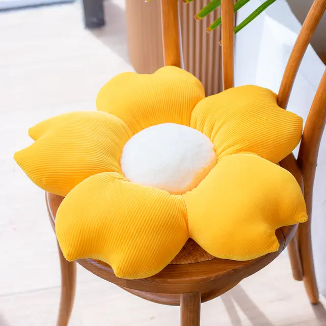 Bed and Breakfast Cushion Small Daisy Petal Cushion Yellow Little Zou Ju - Shop at LoveMi