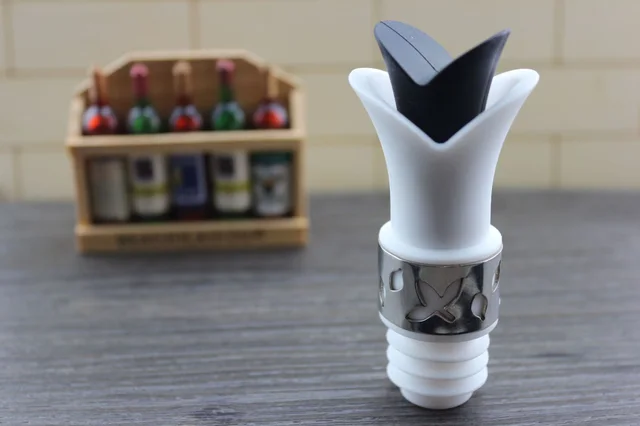 New Lily Silicone Wine Bottle Stopper Wine Bottle Stopper Sealing Stopper Factory Outlet White - Shop at LoveMi