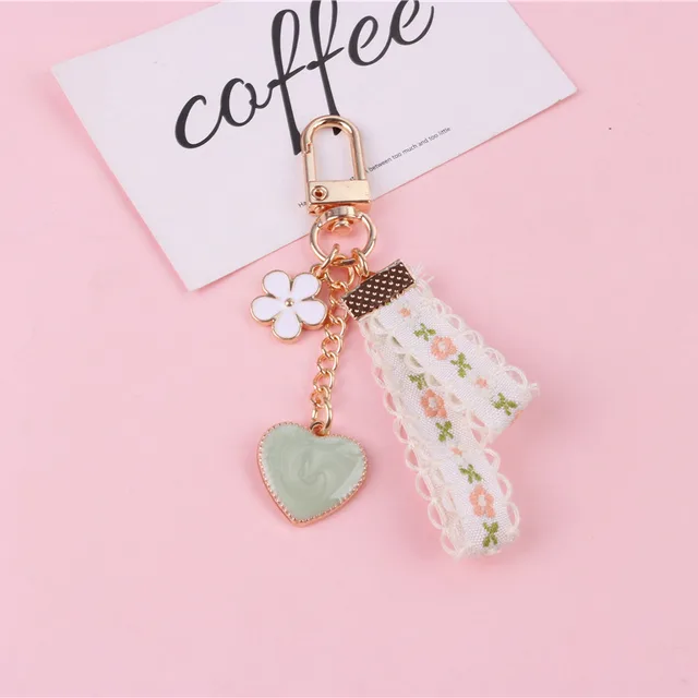 Daisy Keychain Pendant Creative Keychain Hanging - Shop at LoveMi