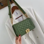 All-match Western Style Chain Messenger Bag - Green
