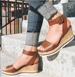 Women's Sandals With Buckle Wedge Heel - Brown