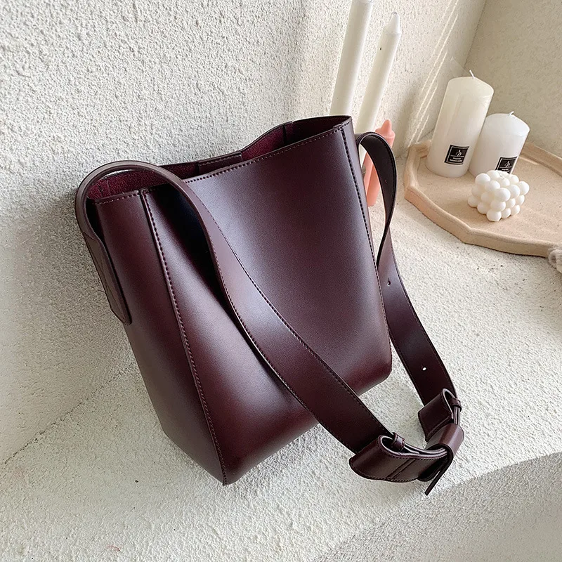 Large capacity Shoulder Winter Wild Retro Simple Messenger Tote Bag Red - Shop at LoveMi
