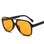 Black Frame Yellow Piece