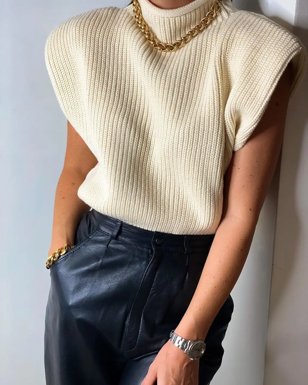 New Women Knit Sweater Vest Wide Shoulder Sweater - Apricot