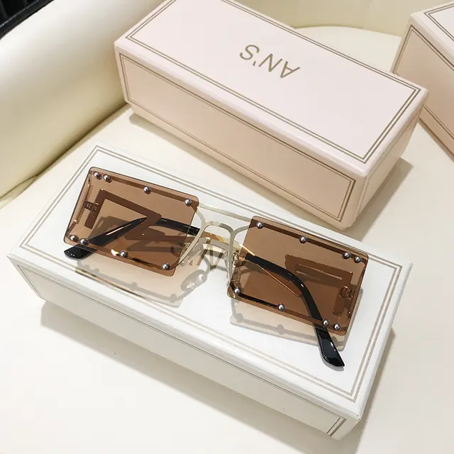 Sunglasses Photo With Chain Golden Frame Deep Tea - Shop at LoveMi
