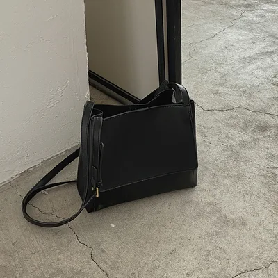 Vintage Leather Briefcase Diagonal Underarm Bag Black - Shop at LoveMi