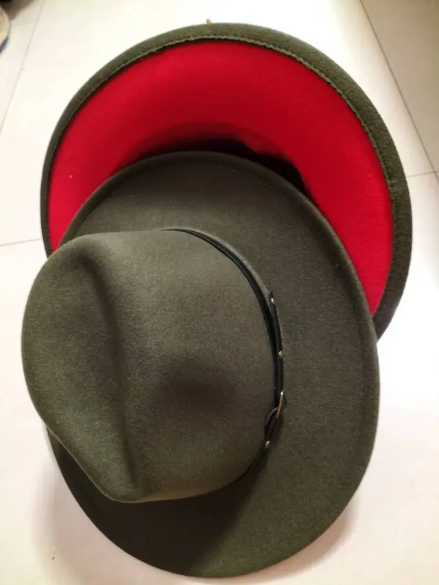 European And American Popular Woolen Top Color Matching Flat Brim Fedora Jazz Hat Army Green Inner Red - Shop at LoveMi