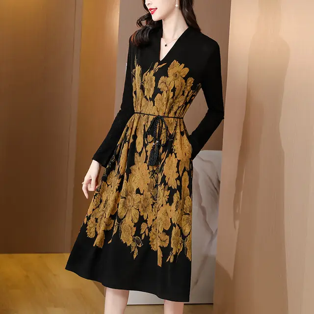 Thickening Noble Lady Western Style Long sleeved Mink Velvet Dress Black - Shop at LoveMi