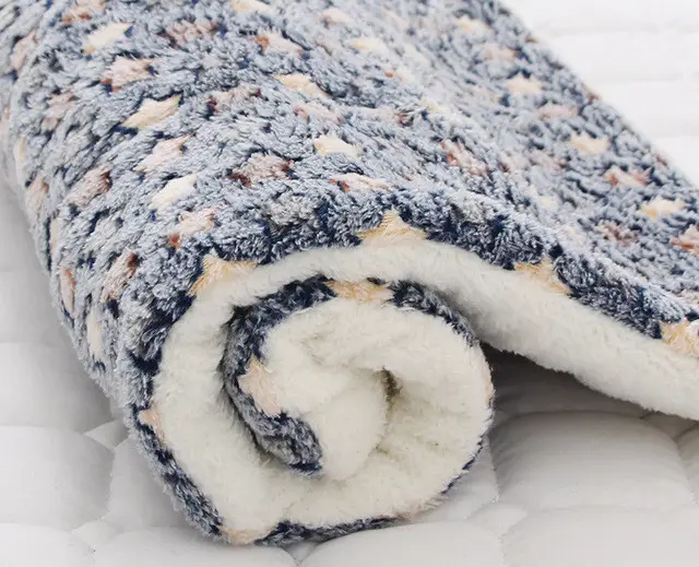 Dog Kennel Mat Fall Winter Pet Thicken Blanket Quilt Cat Cotton Four Seasons Universal Blue Star - Shop at LoveMi