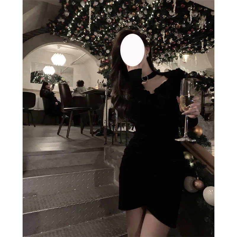 Ladies Fashion Heart Velvet Top Dress - Skirt - View 1