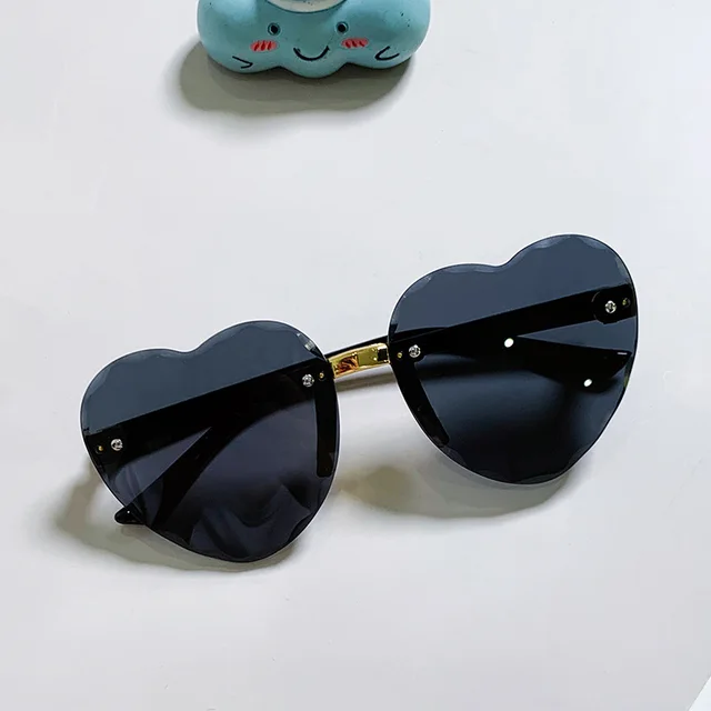 Women's Heart shaped Summer UV Protection Sunglasses Black Gray Tablet - Shop at LoveMi