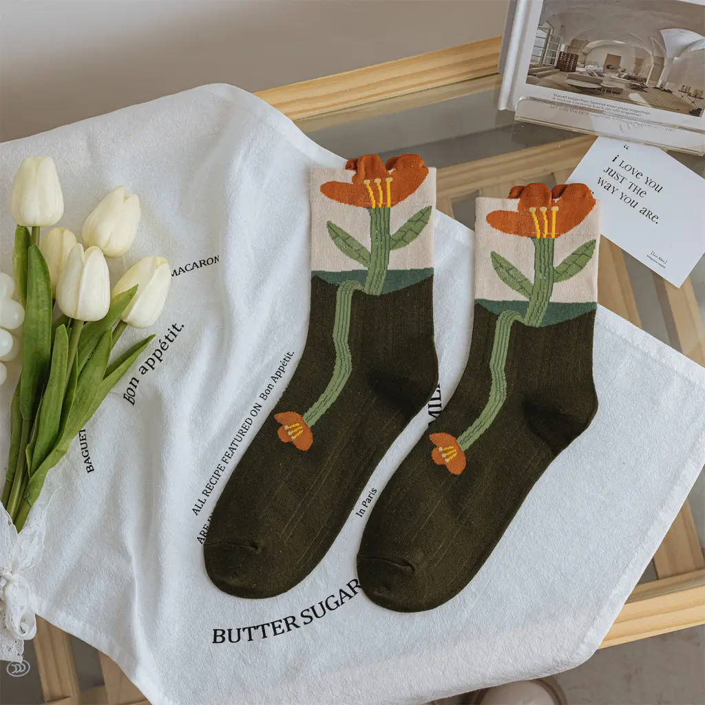 Net Red Fashion Medium Tube Women's Cotton Socks - Army Green Flower