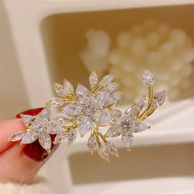 Super American French High end Corsage Female Temperament All match Suit Pin Brooch - Shop at LoveMi
