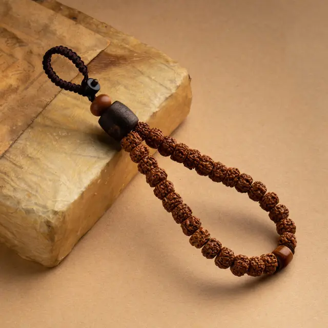 King Kong Bodhi Agarwood Car Keychain Pendant Classic - Shop at LoveMi