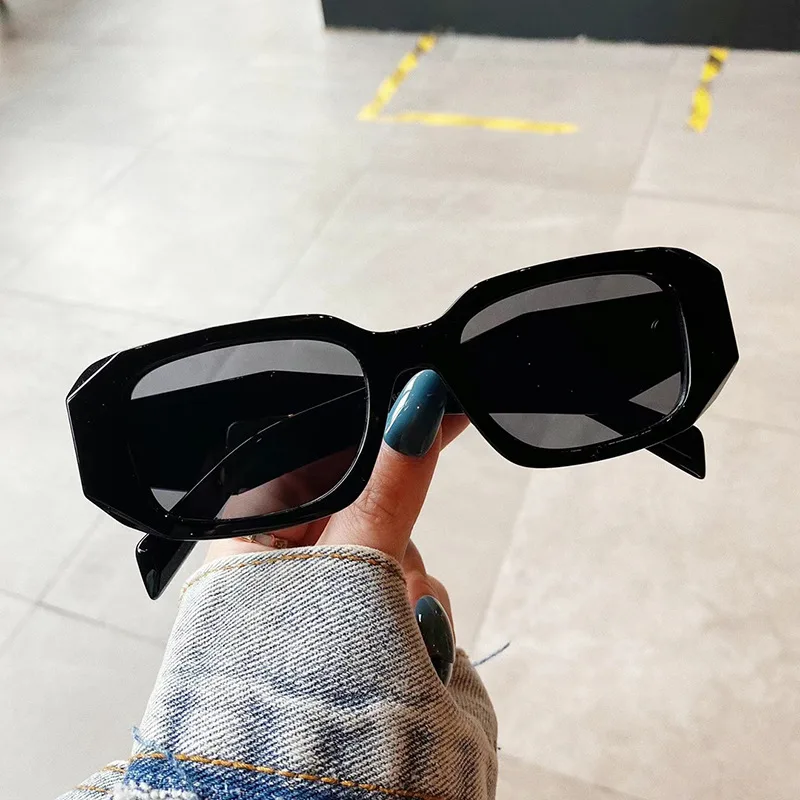 Women's Trendy Sun Fashion Square Sunglasses - Black