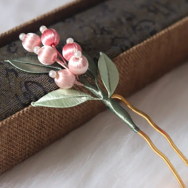 Gardenia Small Berries Spring Aberdeen Hairpin - Shop at LoveMi