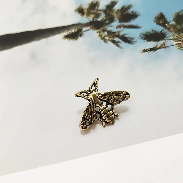 Retro Style Old Gold Bee Small Brooch Anti lighting Buckle Metal Small Pin Bee Brooch Antique Bronze - Shop at LoveMi
