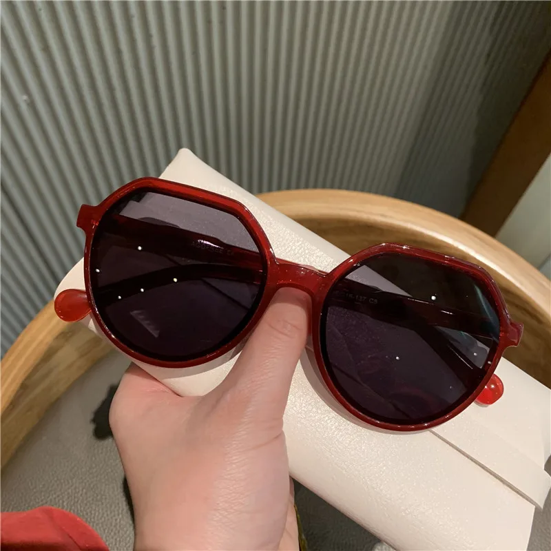 Women's Vintage Statement Frame Polarized Sunglasses - Red Frame Black Ash