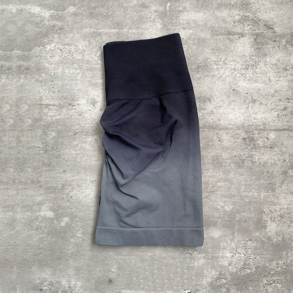 Gradient Seamless Yoga Shorts Breathable Skinny Black - Shop at LoveMi