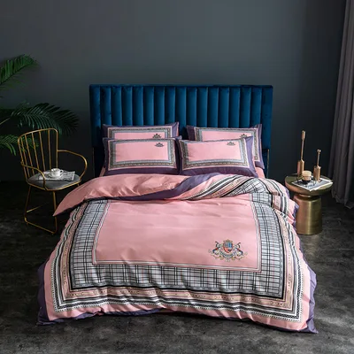 Skin friendly Large Four piece Bed Sheet Simple Love Powder - Shop at LoveMi