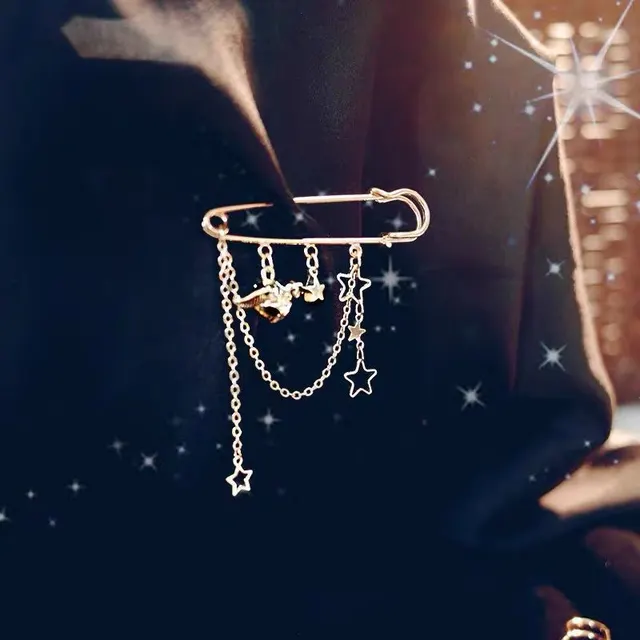 Station 943 Star Snitch Brooch Christmas Gift Snitch - Shop at LoveMi