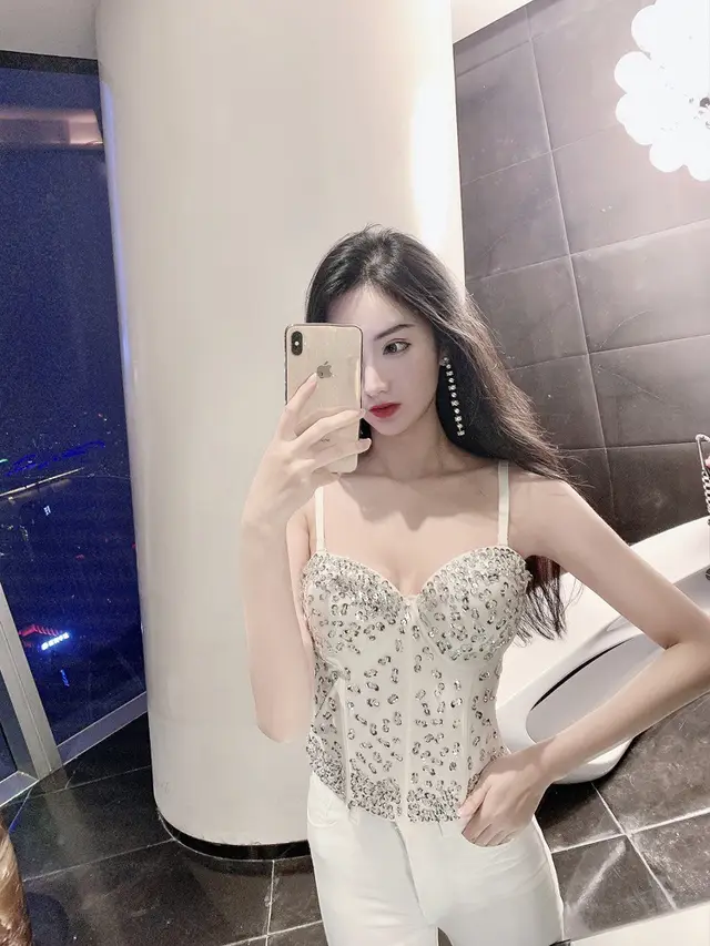 Women's Sexy Off the shoulder Sequined Tube Top White Bottoming Bra Inner Match Sleeveless Camisole Women's Outer Wear White - Shop at LoveMi