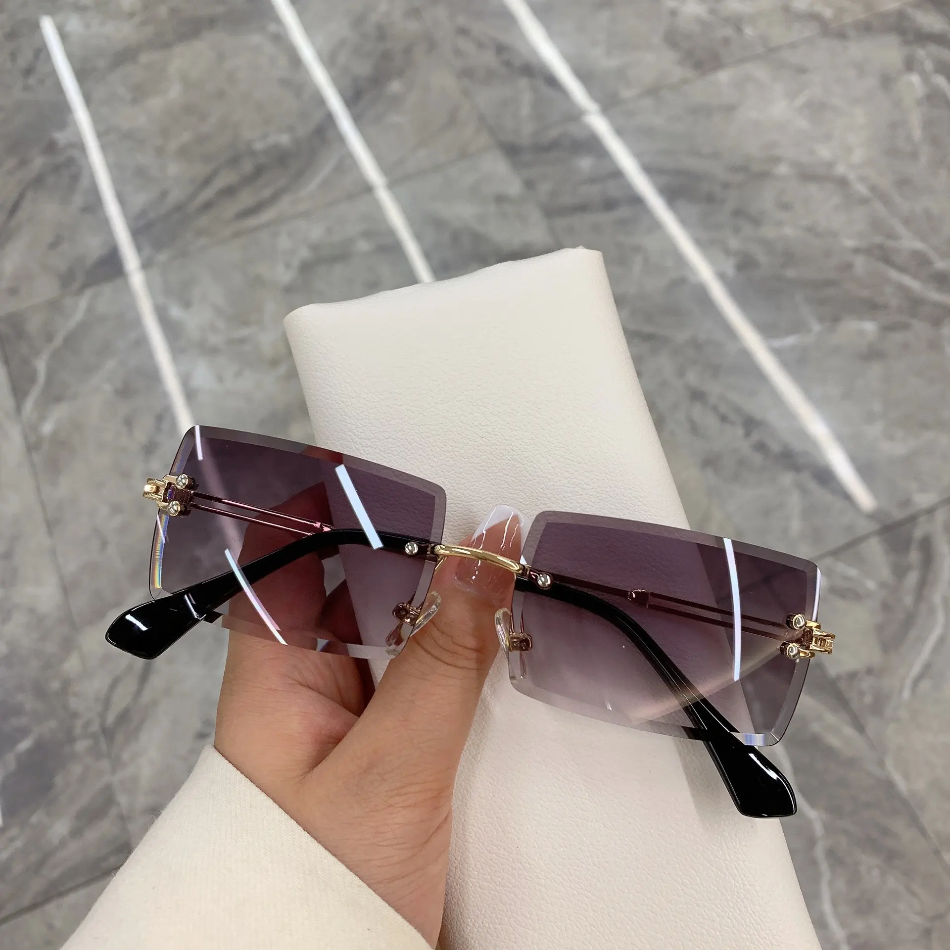 Women's Rimless Transparent Fashion Light Sunglasses - Gold Frame Progressive Grey