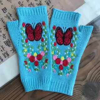 Butterfly Floral Long Warm Women's Knitted Gloves - Sky Blue