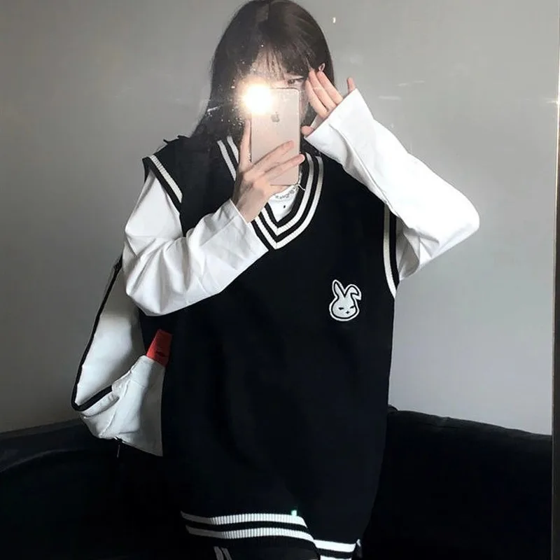Outer Cute Childlike V-neck Vest Sweater - Black