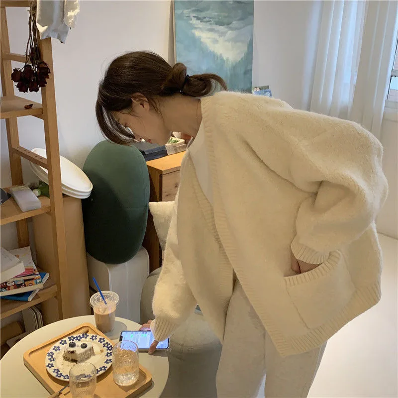 Loose Vintage Knitwear For Ladies - Apricot