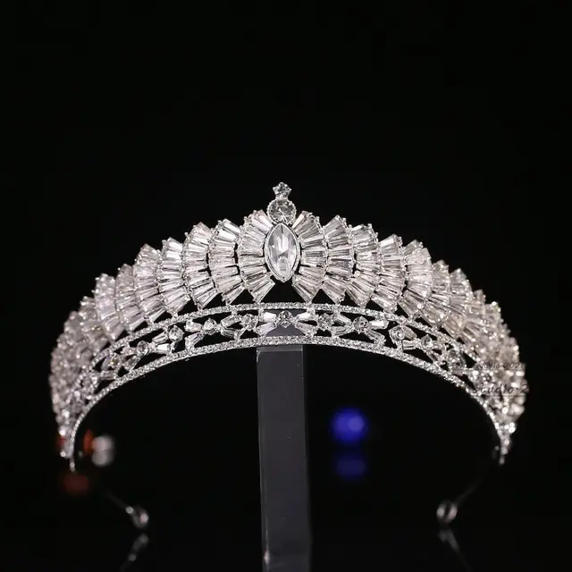 New Japanese And Korean Wedding Rhinestone Alloy Knot Wedding Crown Silver - Shop at LoveMi