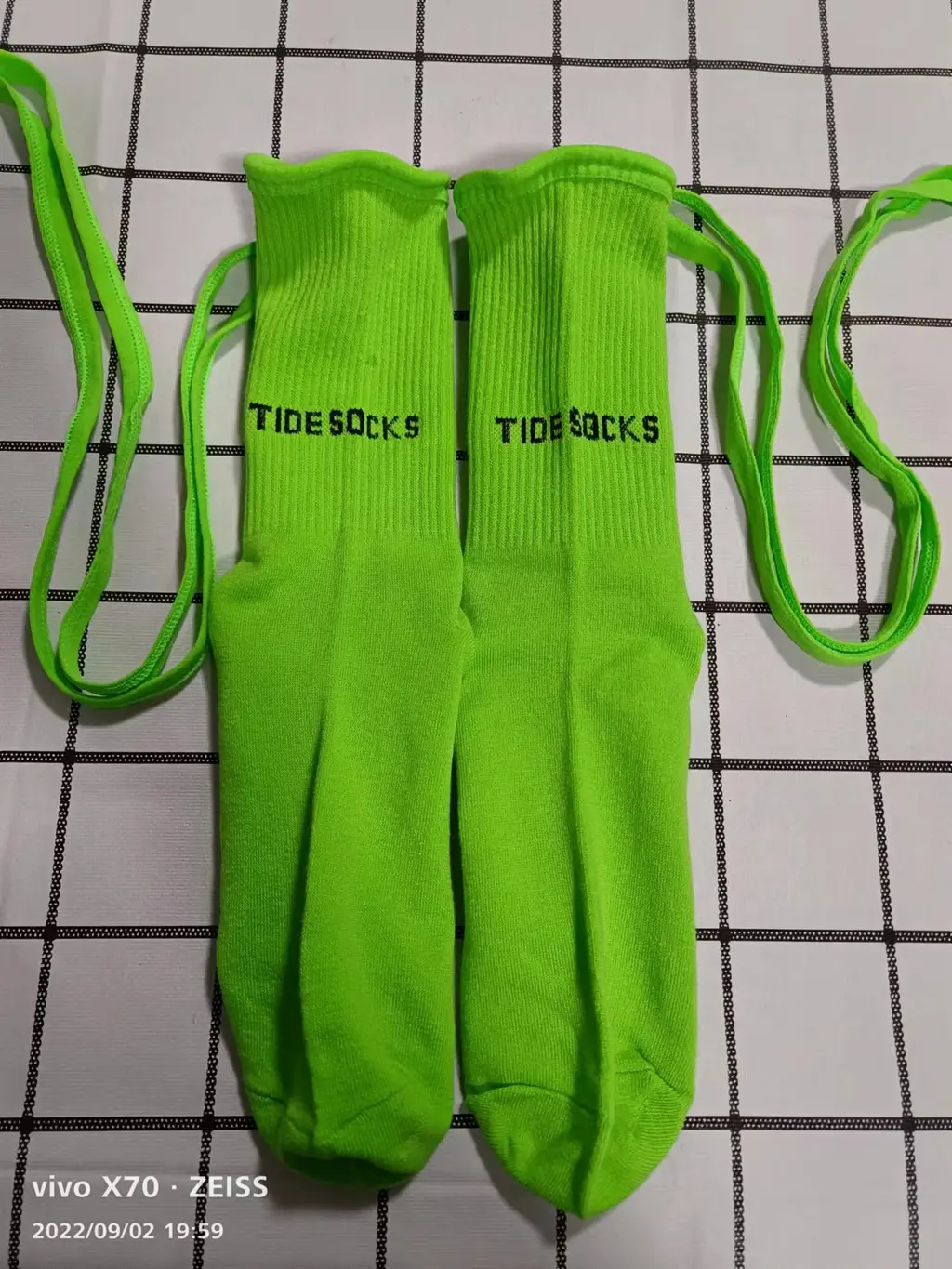 New Fluorescent Bandage Socks Female Letter Printed New Trendy Bar Nightclub Personality Reflective Cross Socks - Nonfluorescent Grass Green